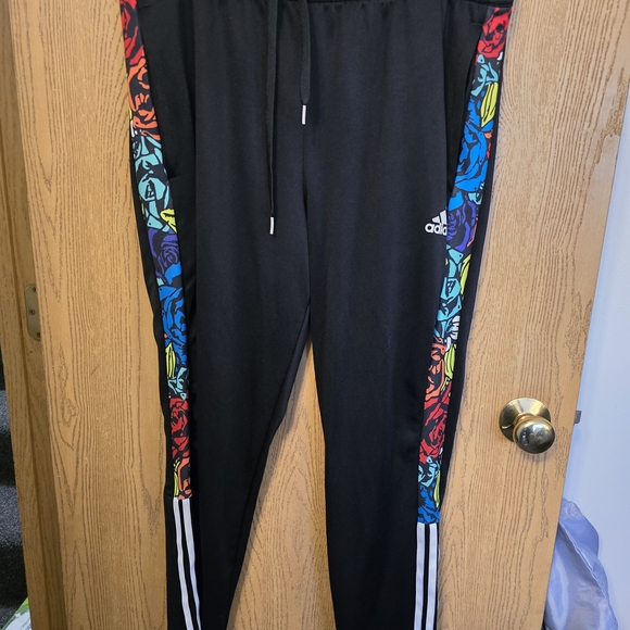 Adidas Colorful Floral Jacket with Black Accents - Picture 10 of 12